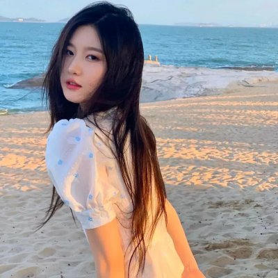 银杏阳台海报